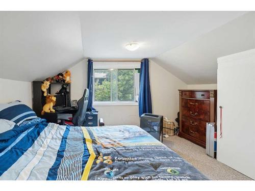 1604 16 Avenue Sw, Calgary, AB - Indoor Photo Showing Bedroom