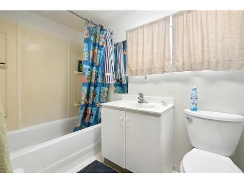 1604 16 Avenue Sw, Calgary, AB - Indoor Photo Showing Bathroom