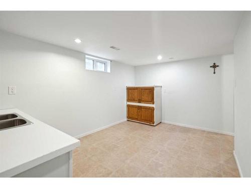 1604 16 Avenue Sw, Calgary, AB - Indoor Photo Showing Basement