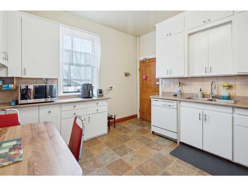 1604 16 Avenue Sw, Calgary, AB - Indoor Photo Showing Kitchen With Double Sink