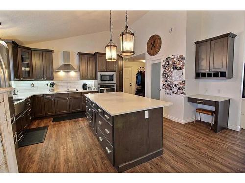 Sw 20-50-1 Sw 20-50-1-W4 Range, Blackfoot, AB - Indoor Photo Showing Kitchen With Upgraded Kitchen