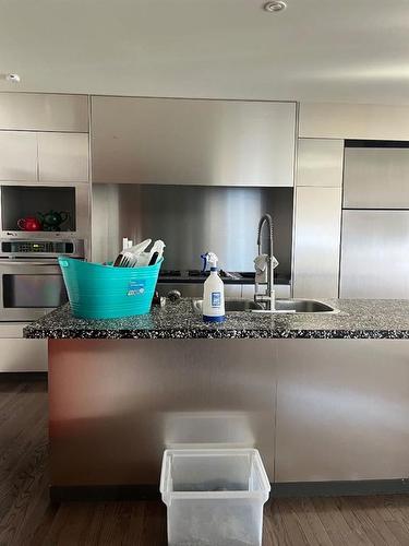 1138 Great Lakes Road South, Lethbridge, AB - Indoor Photo Showing Kitchen