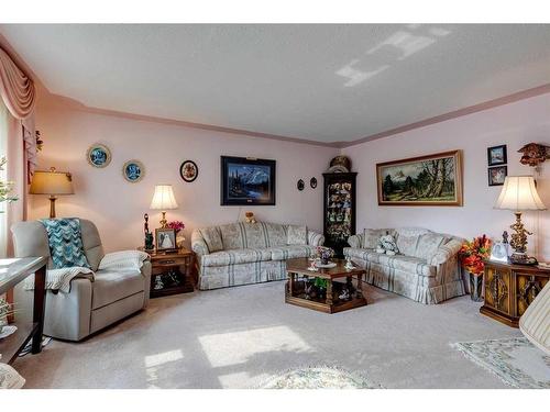 9519 2 Street Se, Calgary, AB - Indoor Photo Showing Living Room