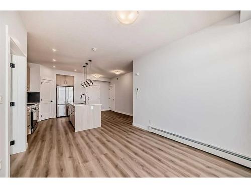 2405-55 Lucas Way, Calgary, AB - Indoor Photo Showing Kitchen