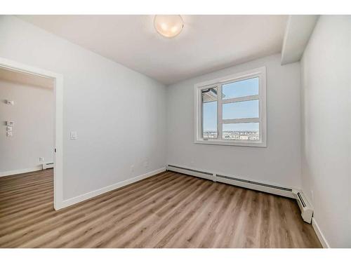 2405-55 Lucas Way, Calgary, AB - Indoor Photo Showing Other Room