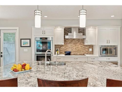 5715 20 Street Sw, Calgary, AB - Indoor Photo Showing Kitchen With Double Sink With Upgraded Kitchen