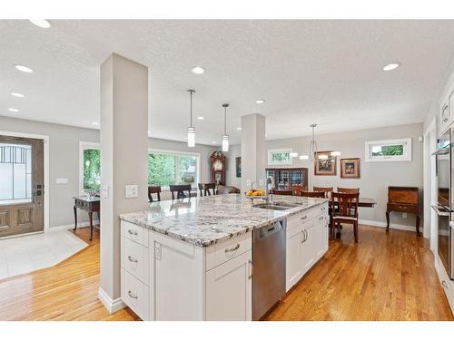 5715 20 Street Sw, Calgary, AB - Indoor Photo Showing Kitchen With Double Sink With Upgraded Kitchen