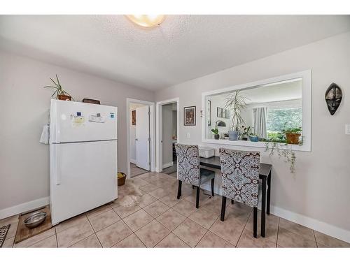 8932 33 Avenue Nw, Calgary, AB - Indoor