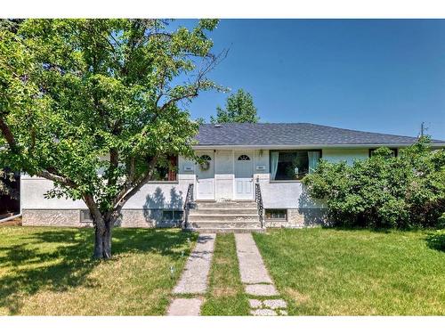 8932 33 Avenue Nw, Calgary, AB - Outdoor