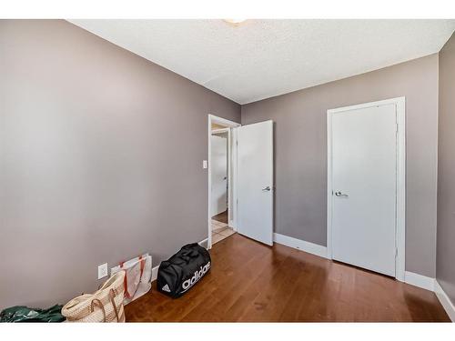 8932 33 Avenue Nw, Calgary, AB - Indoor