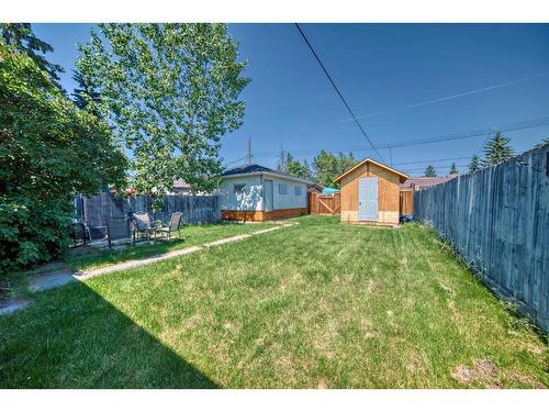 8932 33 Avenue Nw, Calgary, AB - Outdoor With Backyard