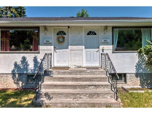 8932 33 Avenue Nw, Calgary, AB - Outdoor