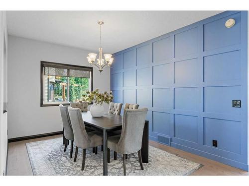 290 Kingsbury View Se, Airdrie, AB - Indoor Photo Showing Dining Room