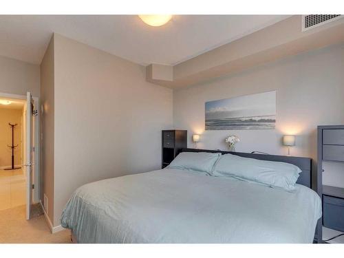 402-1320 1 Street Se, Calgary, AB - Indoor Photo Showing Bedroom