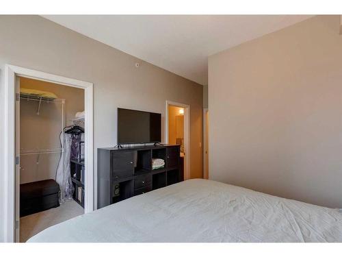 402-1320 1 Street Se, Calgary, AB - Indoor Photo Showing Bedroom