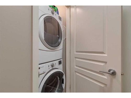 402-1320 1 Street Se, Calgary, AB - Indoor Photo Showing Laundry Room