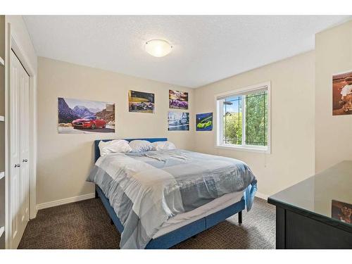 84 Sage Valley Park Nw, Calgary, AB - Indoor Photo Showing Bedroom