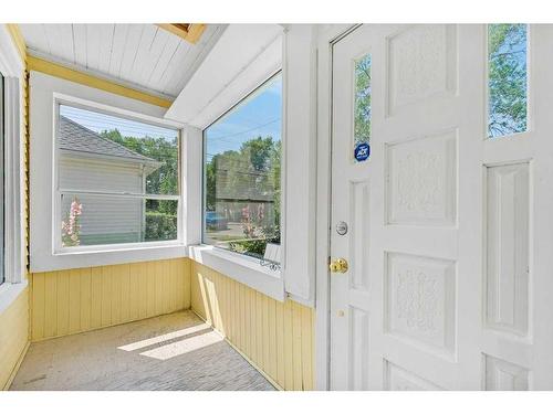 1814 3 Street Nw, Calgary, AB - Indoor Photo Showing Other Room