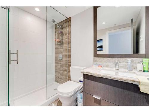 705-519 Riverfront Avenue Se, Calgary, AB - Indoor Photo Showing Bathroom