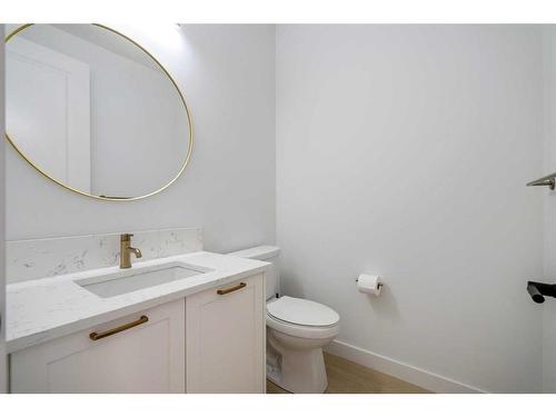 65 Rowmont Link Nw, Calgary, AB - Indoor Photo Showing Bathroom