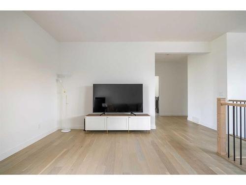 65 Rowmont Link Nw, Calgary, AB - Indoor Photo Showing Living Room