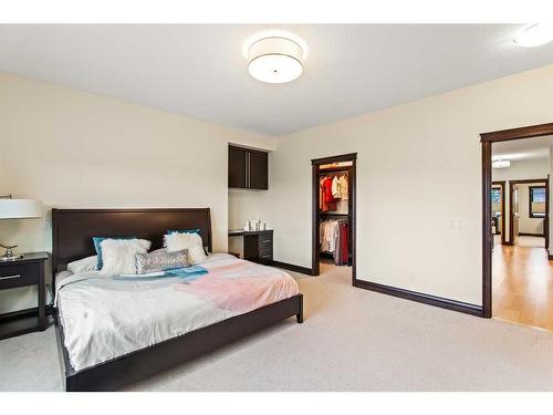 537 34A Street Nw, Calgary, AB - Indoor Photo Showing Bedroom