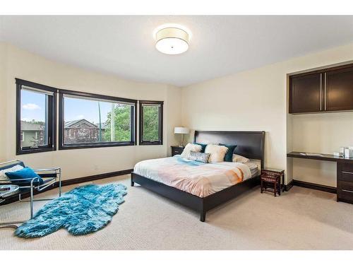 537 34A Street Nw, Calgary, AB - Indoor Photo Showing Bedroom