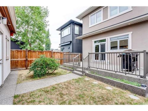 537 34A Street Nw, Calgary, AB - Outdoor