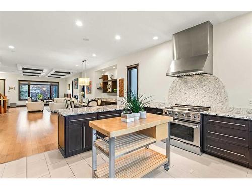 537 34A Street Nw, Calgary, AB - Indoor Photo Showing Kitchen With Upgraded Kitchen