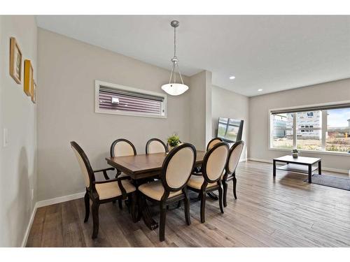 525 Chinook Winds Gardens Sw, Airdrie, AB - Indoor Photo Showing Dining Room