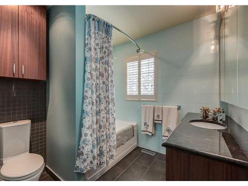 954 Drury Avenue Ne, Calgary, AB - Indoor Photo Showing Laundry Room