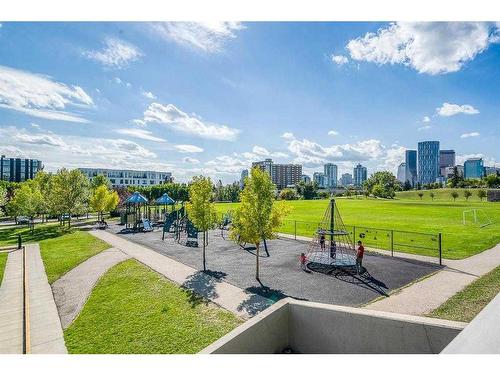 954 Drury Avenue Ne, Calgary, AB - Outdoor With View