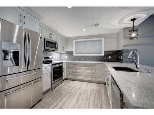 280 Masters Cove Se, Calgary, AB - Indoor Photo Showing Kitchen With Upgraded Kitchen