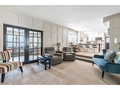 29 Suntree Lane, Okotoks, AB - Indoor Photo Showing Living Room