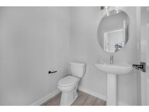 27 Amblefield Avenue Nw, Calgary, AB - Indoor Photo Showing Bathroom