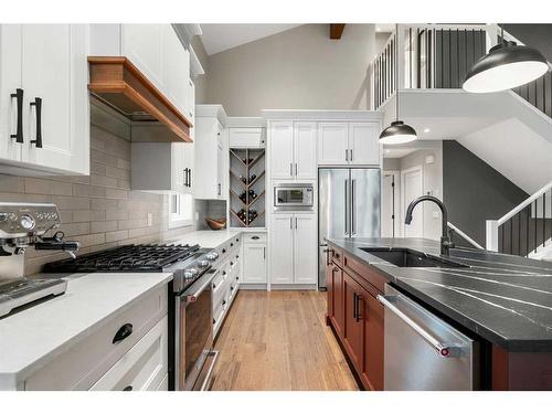 414 Stewart Creek Close, Canmore, AB - Indoor Photo Showing Kitchen With Upgraded Kitchen