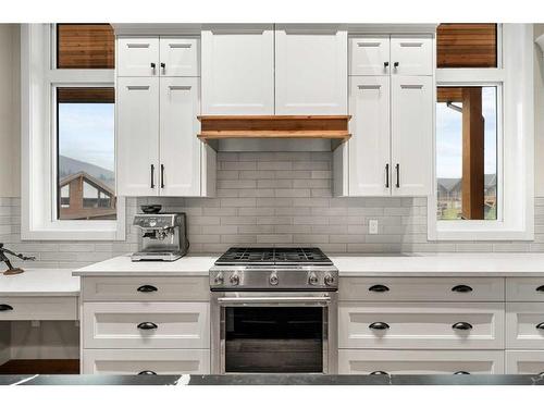 414 Stewart Creek Close, Canmore, AB - Indoor Photo Showing Kitchen