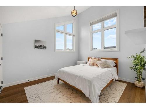 414 Stewart Creek Close, Canmore, AB - Indoor Photo Showing Bedroom