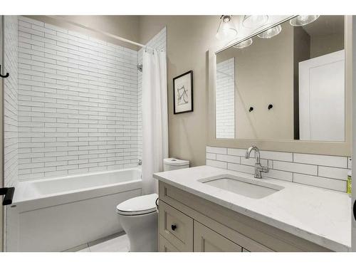 414 Stewart Creek Close, Canmore, AB - Indoor Photo Showing Bathroom