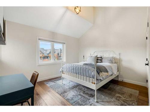 414 Stewart Creek Close, Canmore, AB - Indoor Photo Showing Bedroom