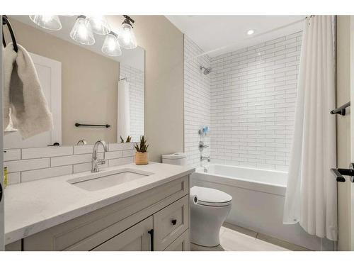 414 Stewart Creek Close, Canmore, AB - Indoor Photo Showing Bathroom