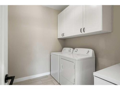 414 Stewart Creek Close, Canmore, AB - Indoor Photo Showing Laundry Room