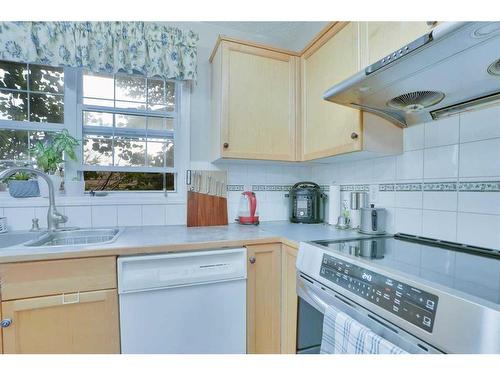 157-7707 Martha'S Haven Park Ne, Calgary, AB - Indoor Photo Showing Kitchen