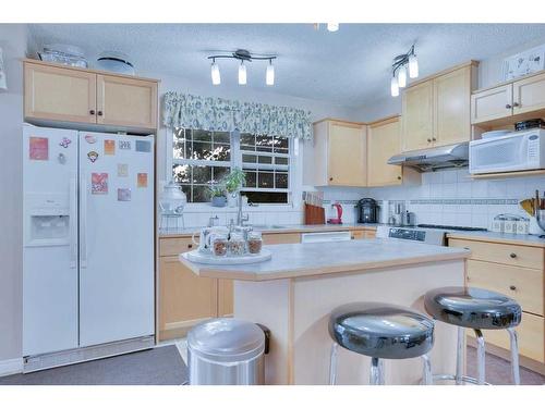 157-7707 Martha'S Haven Park Ne, Calgary, AB - Indoor Photo Showing Kitchen