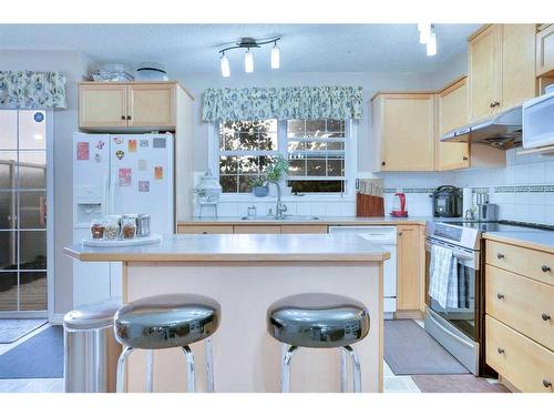 157-7707 Martha'S Haven Park Ne, Calgary, AB - Indoor Photo Showing Kitchen