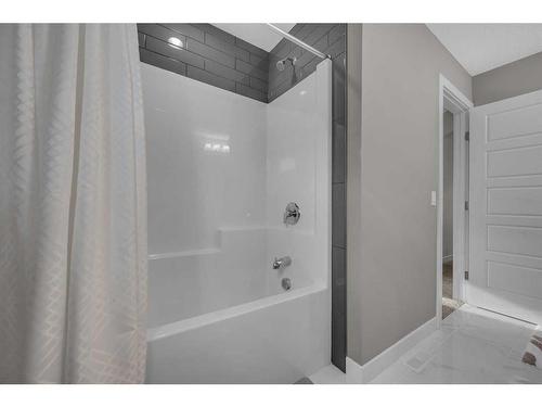 134 Red Sky Green Ne, Calgary, AB - Indoor Photo Showing Bathroom