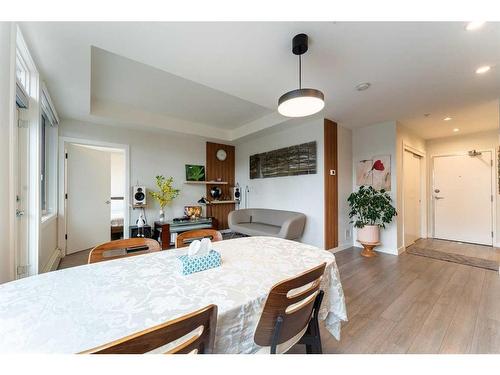 204-1526 9 Avenue Se, Calgary, AB - Indoor Photo Showing Dining Room