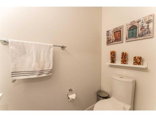 204-1526 9 Avenue Se, Calgary, AB - Indoor Photo Showing Bathroom