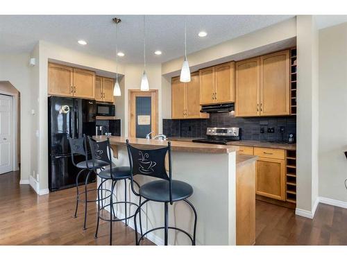 40 Copperstone Gate Se, Calgary, AB - Indoor Photo Showing Kitchen
