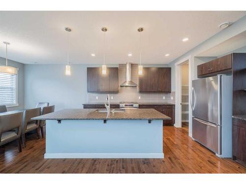 568 Evansborough Way Nw, Calgary, AB - Indoor Photo Showing Kitchen